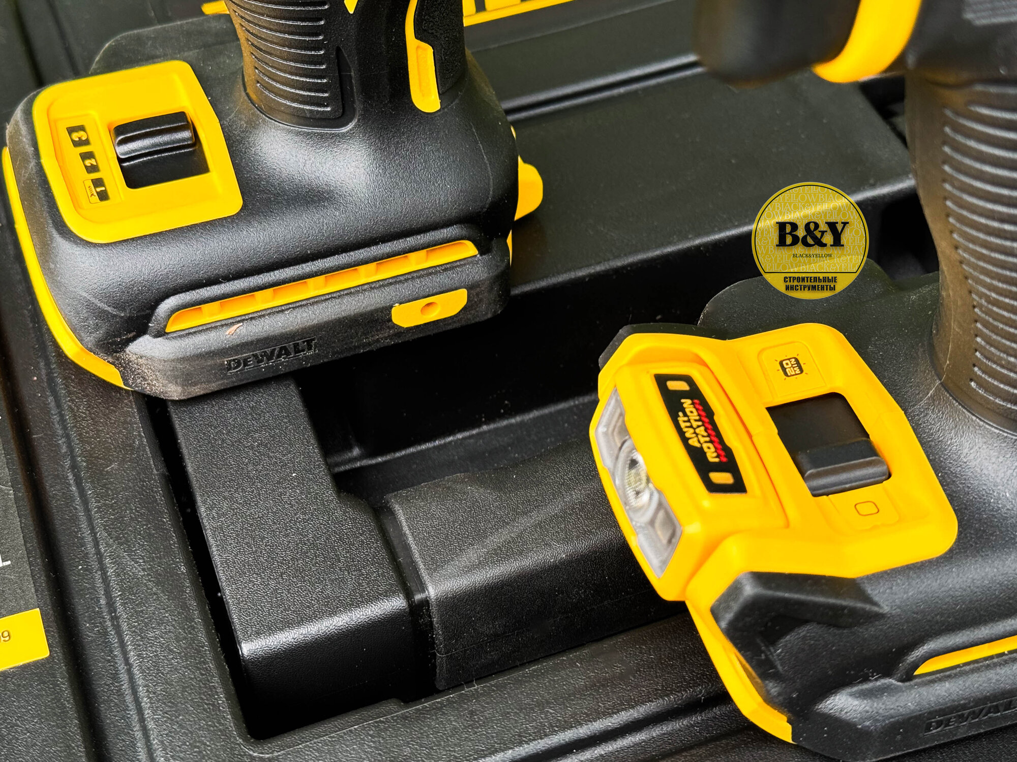 Набор электроинструмента DeWALT DCK2051E2T(DCD800+DCF850) в кейсе — фото 1