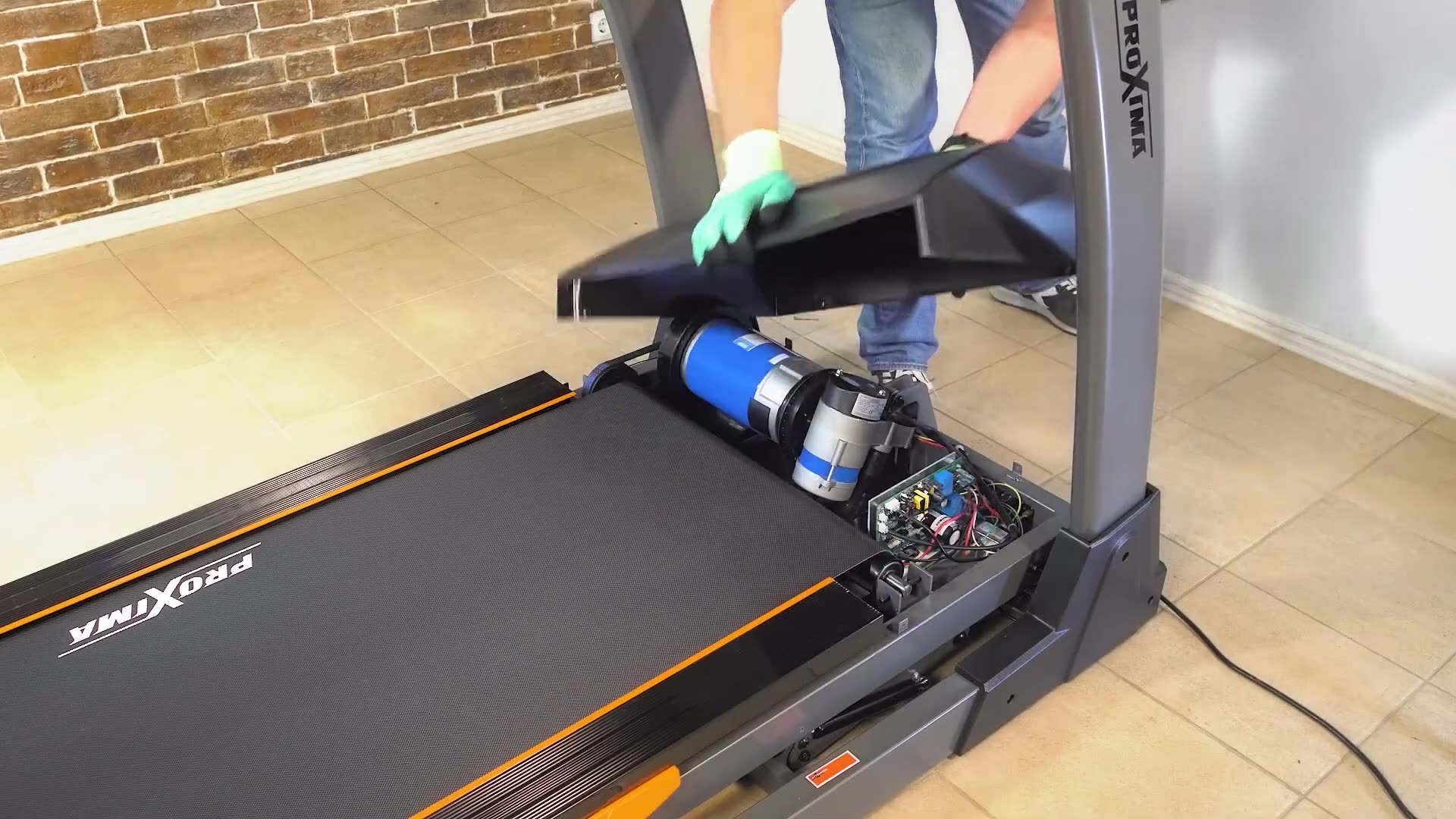 Компактная беговая дорожка ROYAL Fitness, арт. RF-9 электрическая — фото 1