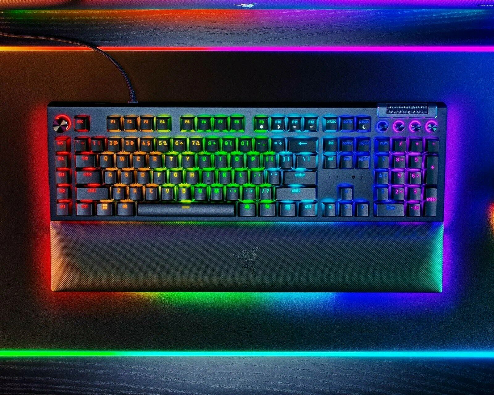 Клавиатура Razer BlackWidow V4 Pro, Green Switch, русская раскладка, игровая, RGB, подсветка, с подставкой, механическая