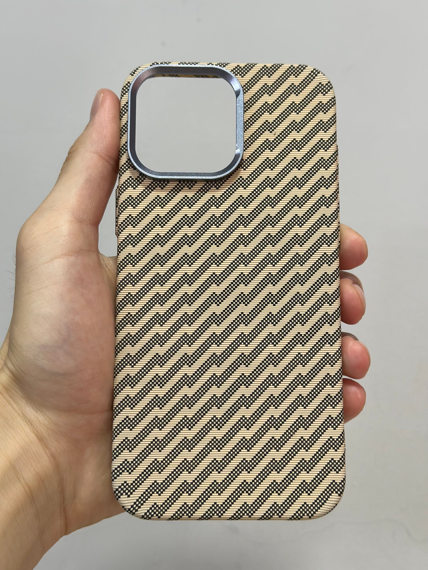 Карбоновый чехол для iPhone 16Pro Max, NurmoLine (молочный), FreeAir MagSafe (ORIGINAL)