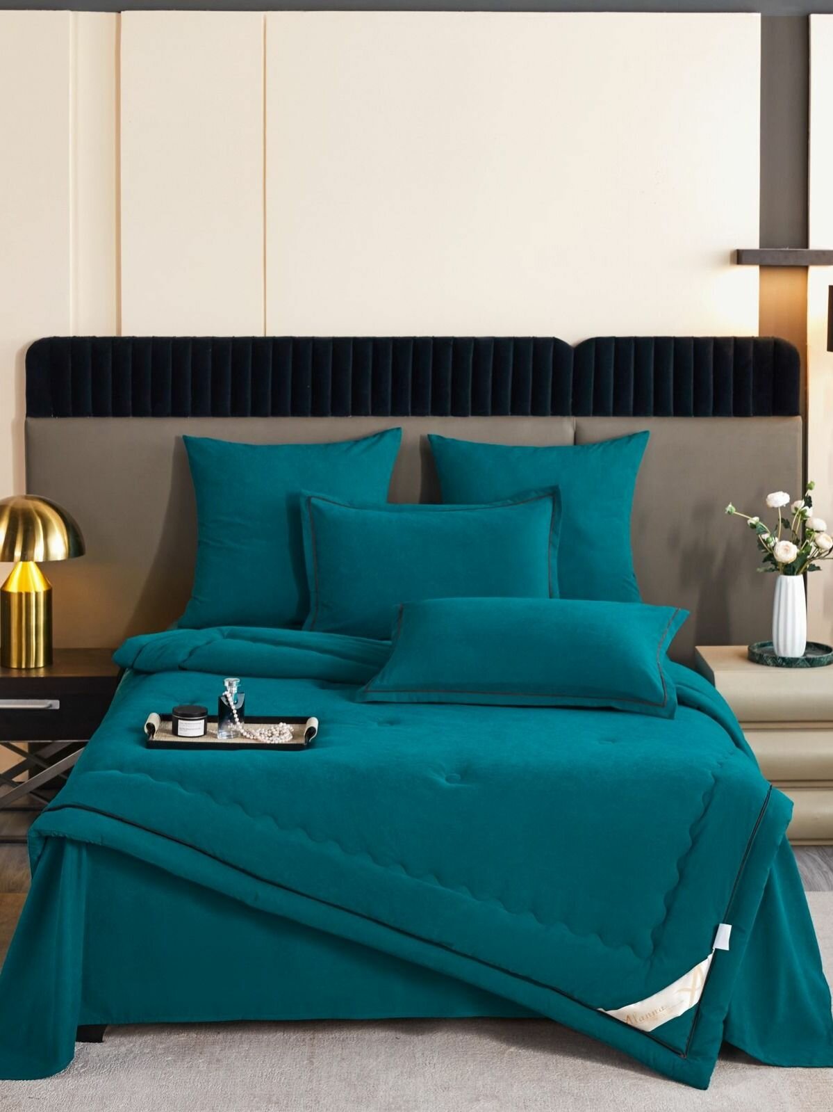 Постельное белье с одеялом евро бархатный сатин хлопок простынь размером 240х250 наволочки 50х70 70х70 Alanna AL-27A