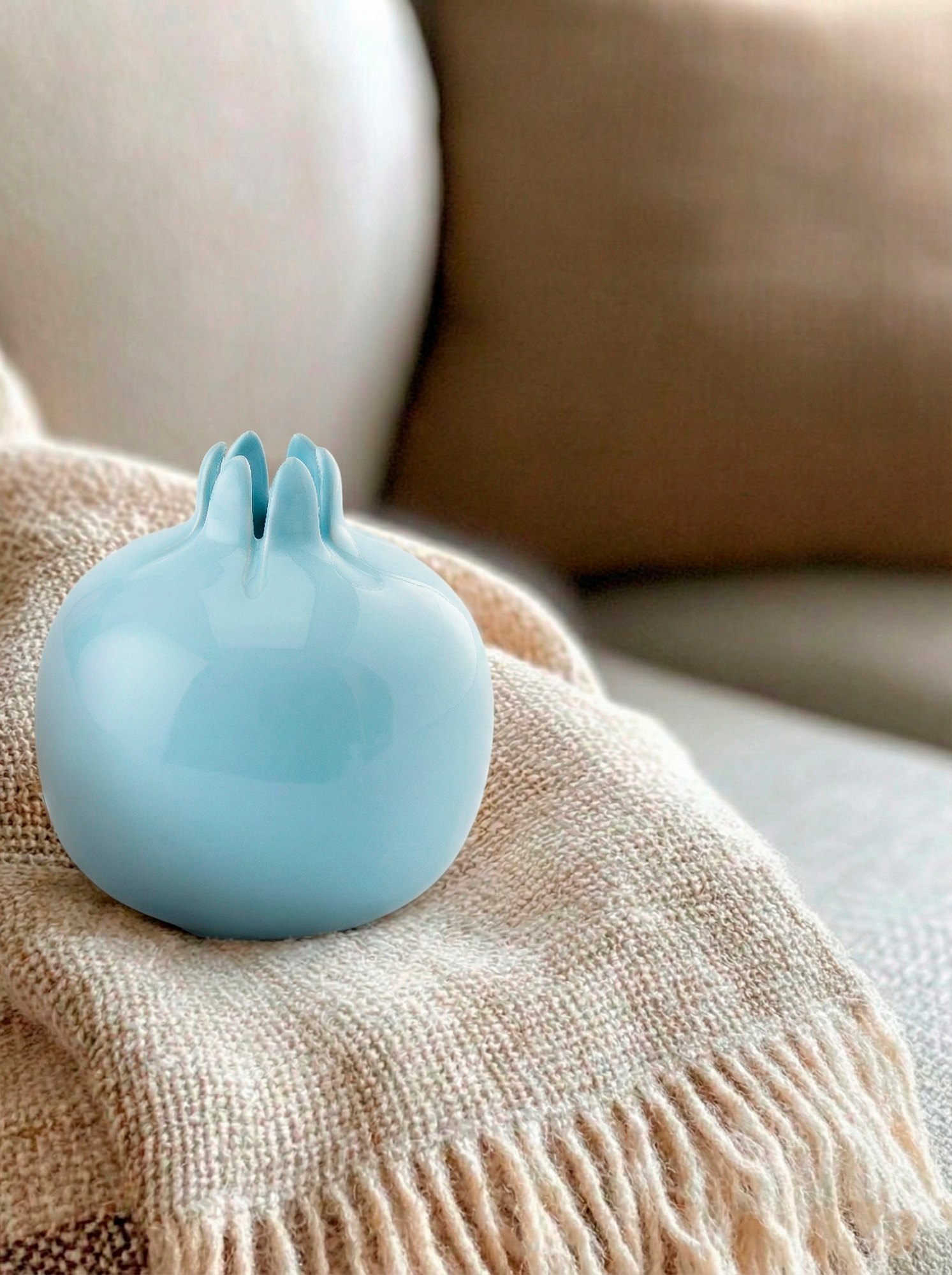 Статуэтка гранат голубой большой