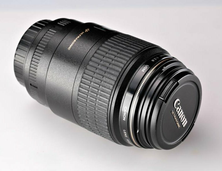 Canon EF 100mm f/2.8 Macro USM