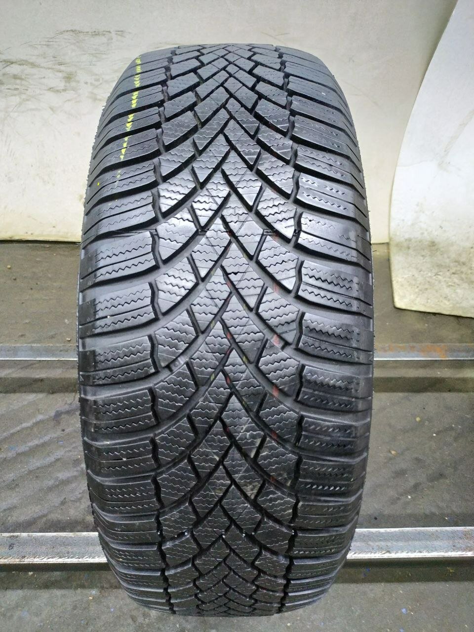 Bridgestone Blizzak LM005 205/55 R16 БУ Шины Зимние