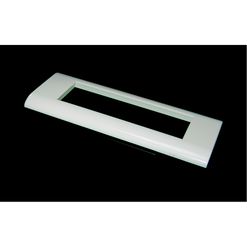 Аксессуар Lanmaster Пластиковая накладка на цоколь 45x90 белая 378₽