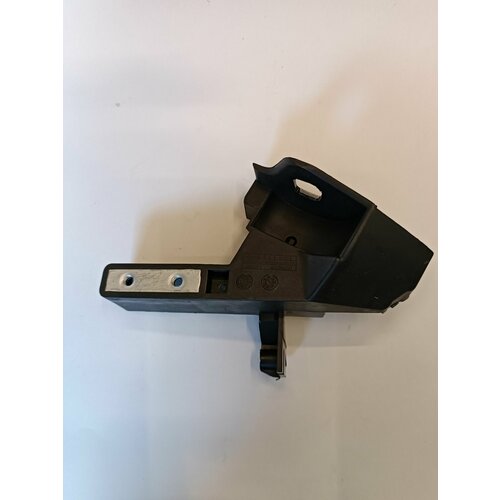 Кронштейн фары левой Mercedes W205