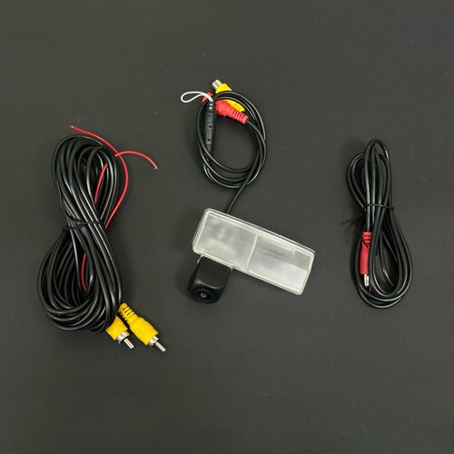 Камера заднего вида Toyota RAV4 2013 2000₽