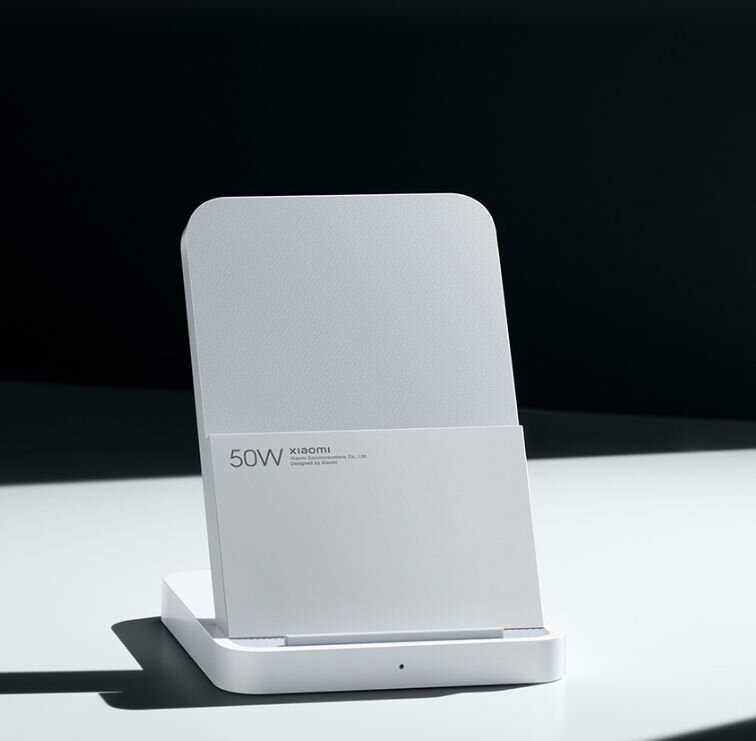 Рабочий стол без кабелей с использованием зарядной станции Xiaomi