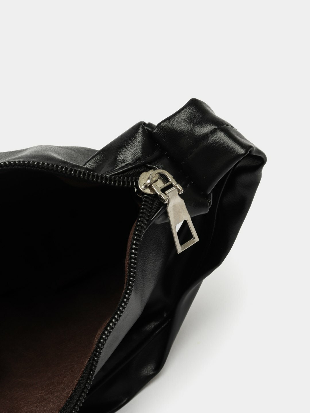 Сумка  Pearl Button Soft Bag 2025, фактура гладкая, черный