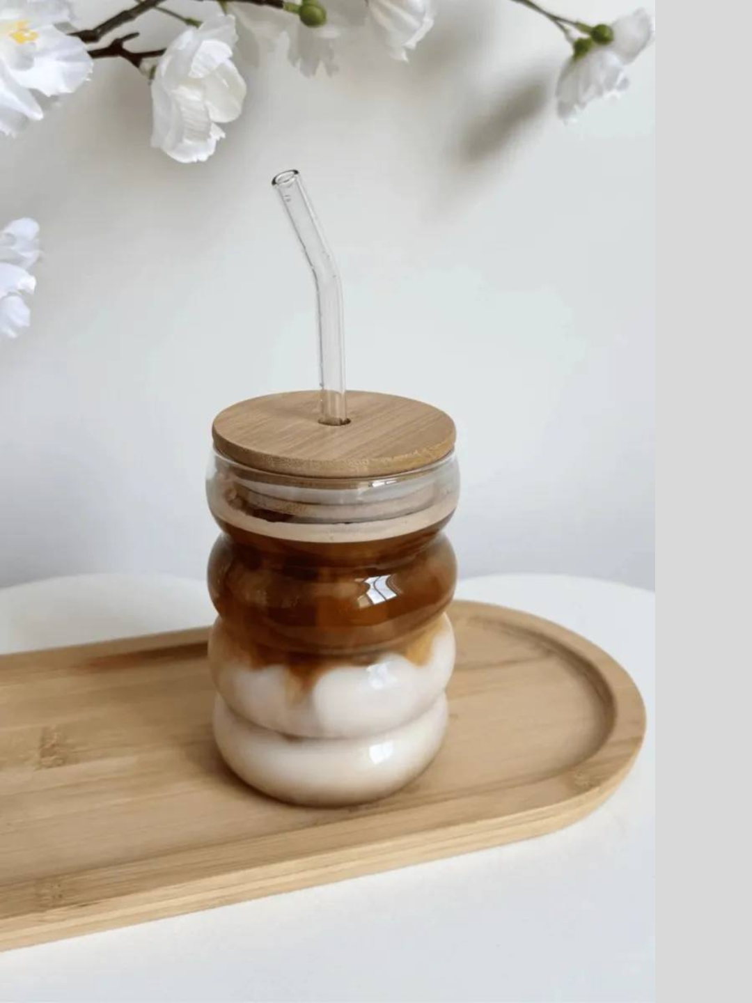 Стеклянный стакан с бамбуковой крышкой и трубочкой для кофе, горячих и холодных напитков, 300 мл — фото 1