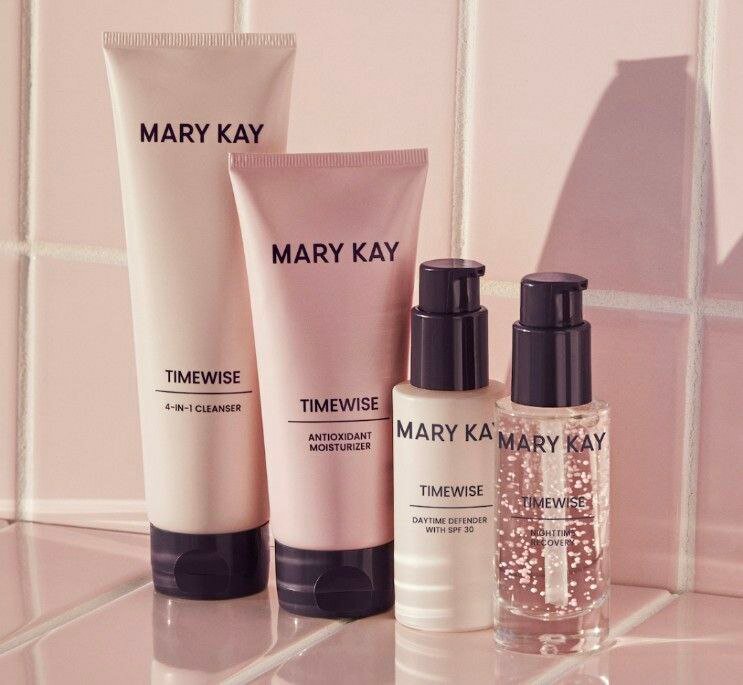 Подарочный набор Mary Kay TimeWise® 4-в-1 + пакет от бренда