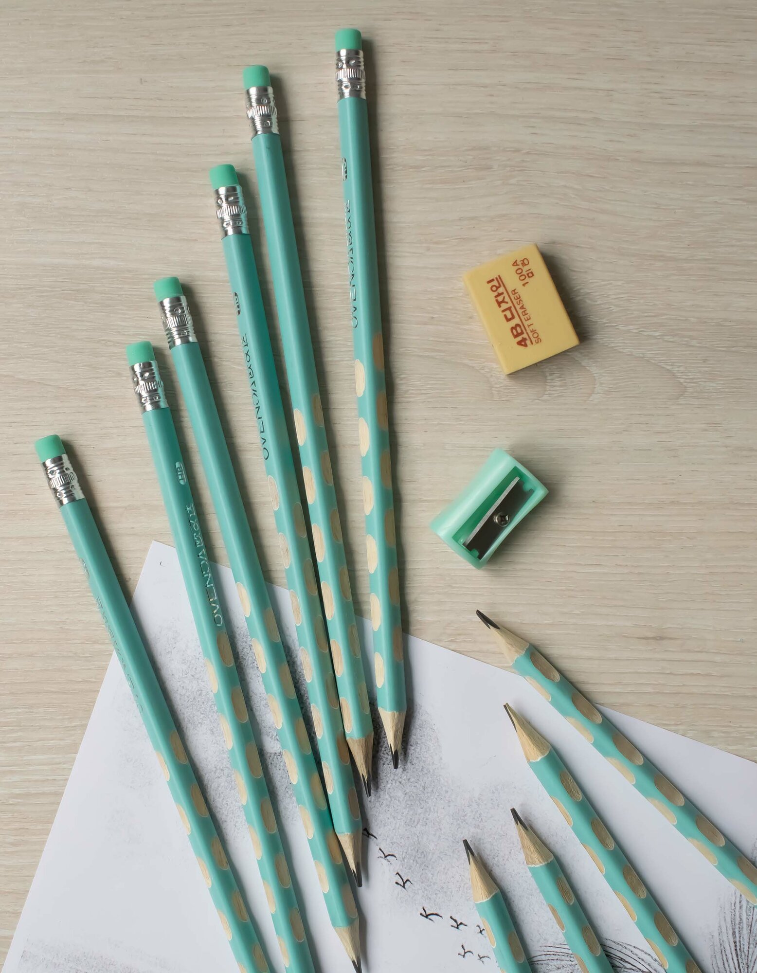 Карандаши простые чернографитные для школы ТМ/HB с ластиками и точилкой набор 10 штук заточенные — фото 1