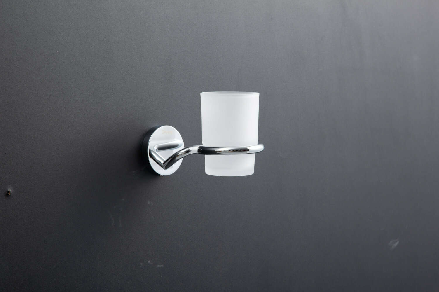 Держатель со стаканом GAPPO нержавеющая сталь крепление шурупами хром