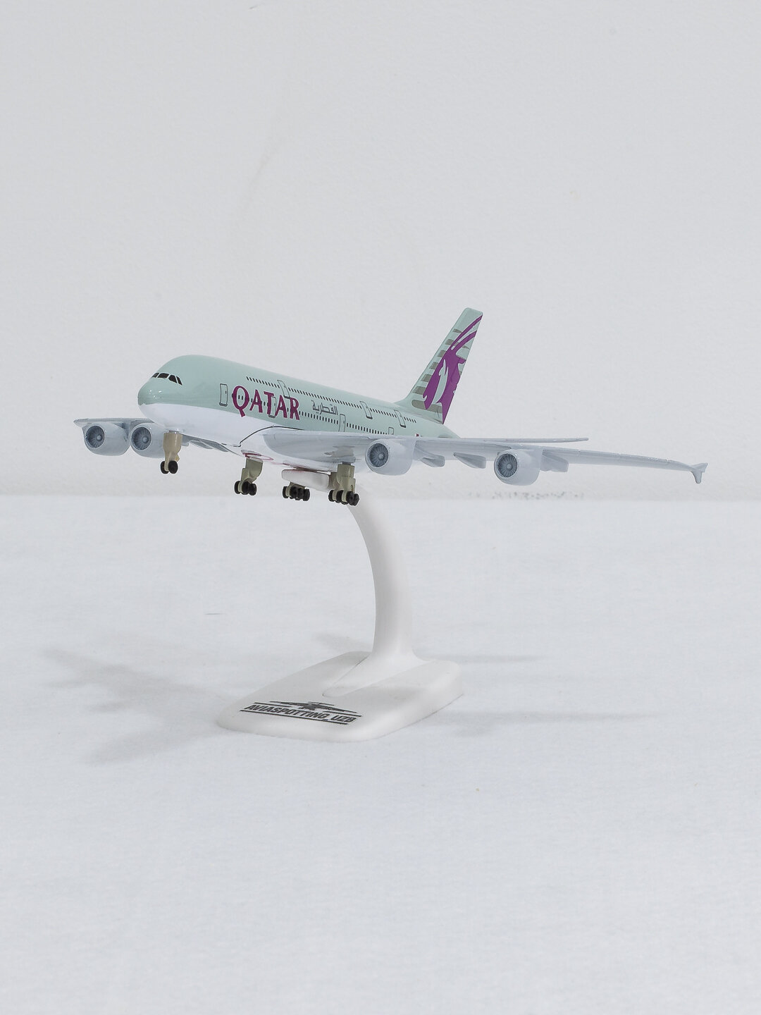 Модель самолёта Airbus A380, Qatar Airways, 20 см, Шасси, Металл+пластик