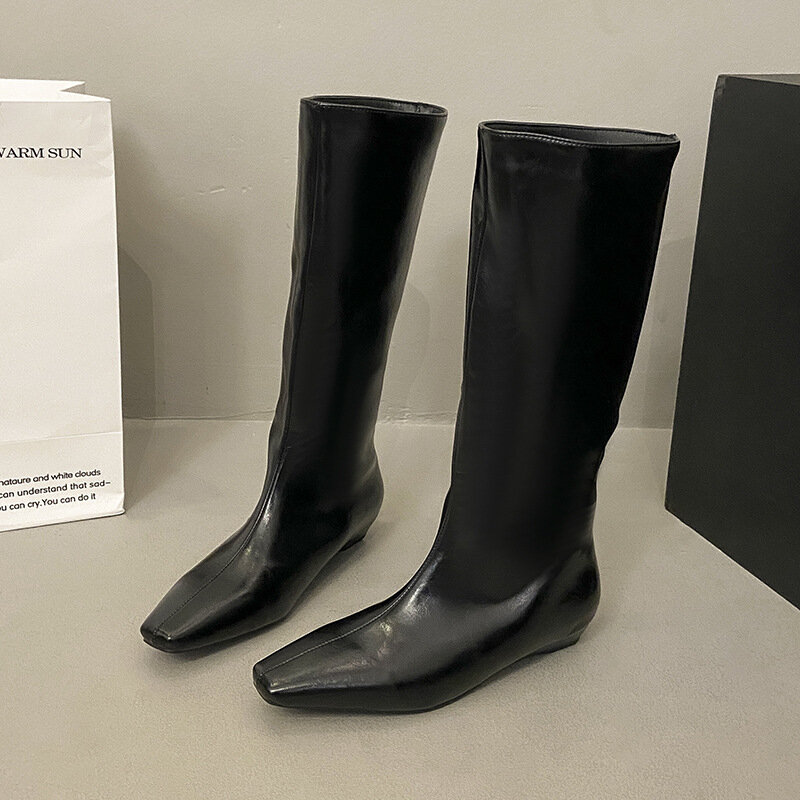 Универсальные темпераментные рыцарские сапоги на низком каблуке, женские осенние сапоги в корейском стиле с простыми заостренными рукавами и высоким голенищем на танкетке, ретро-сапоги