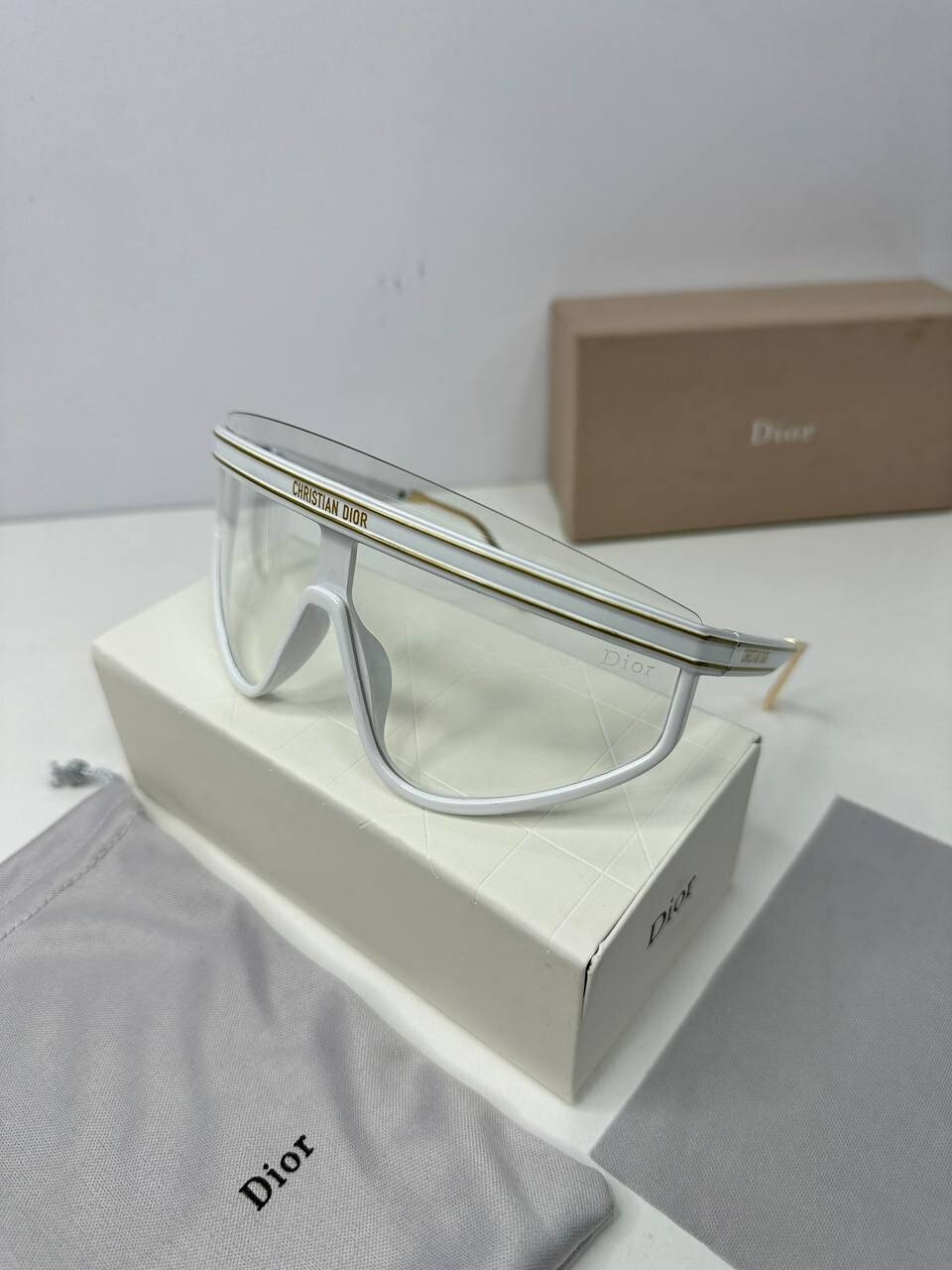 Солнцезащитные очки Christian Dior, белый, — фото 1