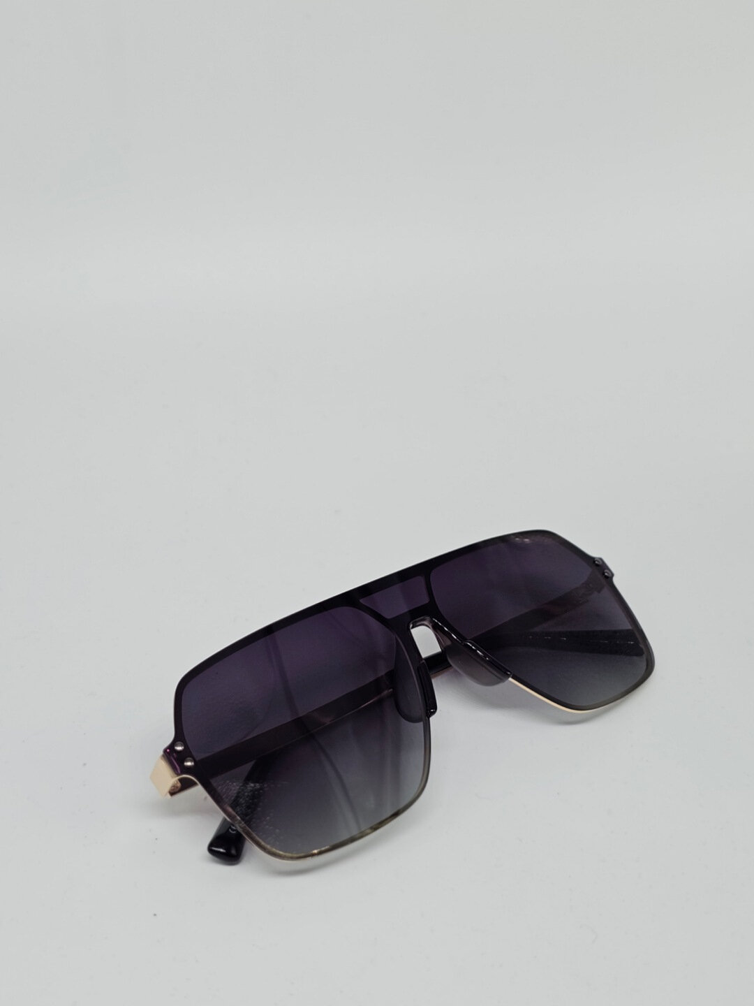 Солнцезащитные очки — фото 1