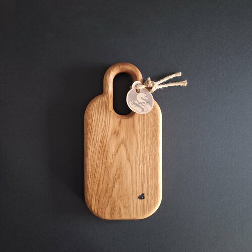 Дубовая разделочная доска из цельного массива. 