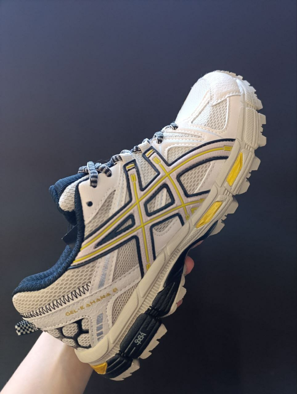 Кроссовки ASICS, полнота 5 (RU)/ на среднюю стопу, размер 28.5, бежевый