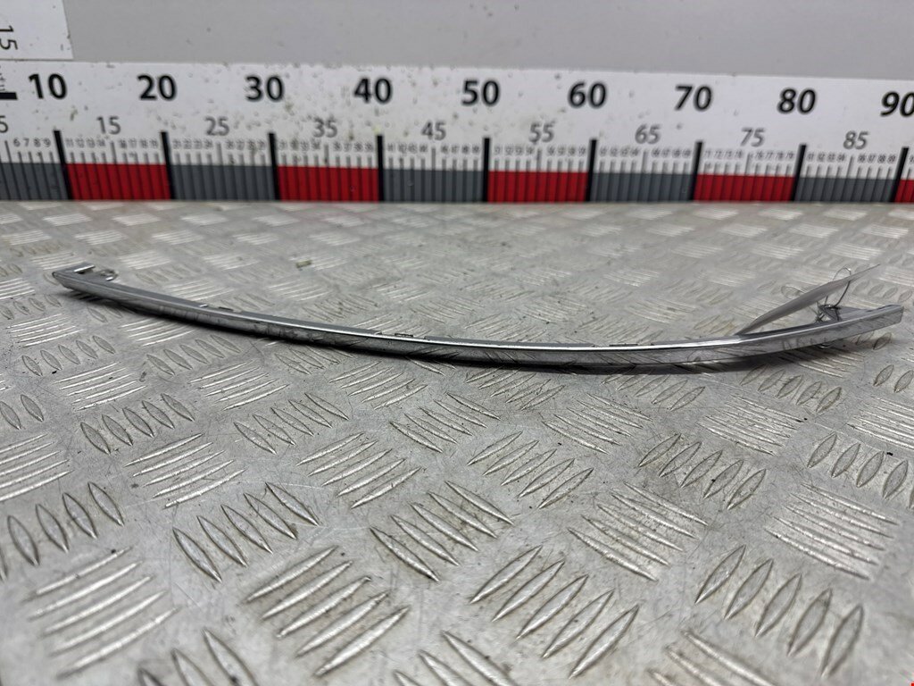 Накладка (планка) под фару правая Audi A6 C5 4B0807174E арт. 2268480