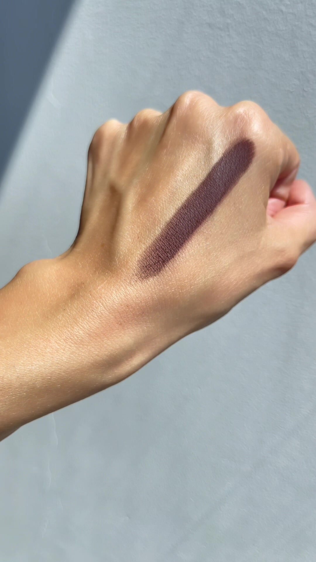 Тени для век INGLOT Matte NF №302, матовые, стойкие, насыщенные, сглаживают рельеф, легко тушуются, профессиональное качество — фото 1