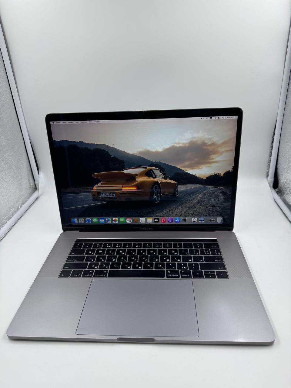 15.4" Ноутбук Apple MacBook Pro 15 2016, Intel Core i7 2.9 ГГц, 16/512ГБ, AMD Radeon Pro 460 4 ГБ, MacOS, Space Gray