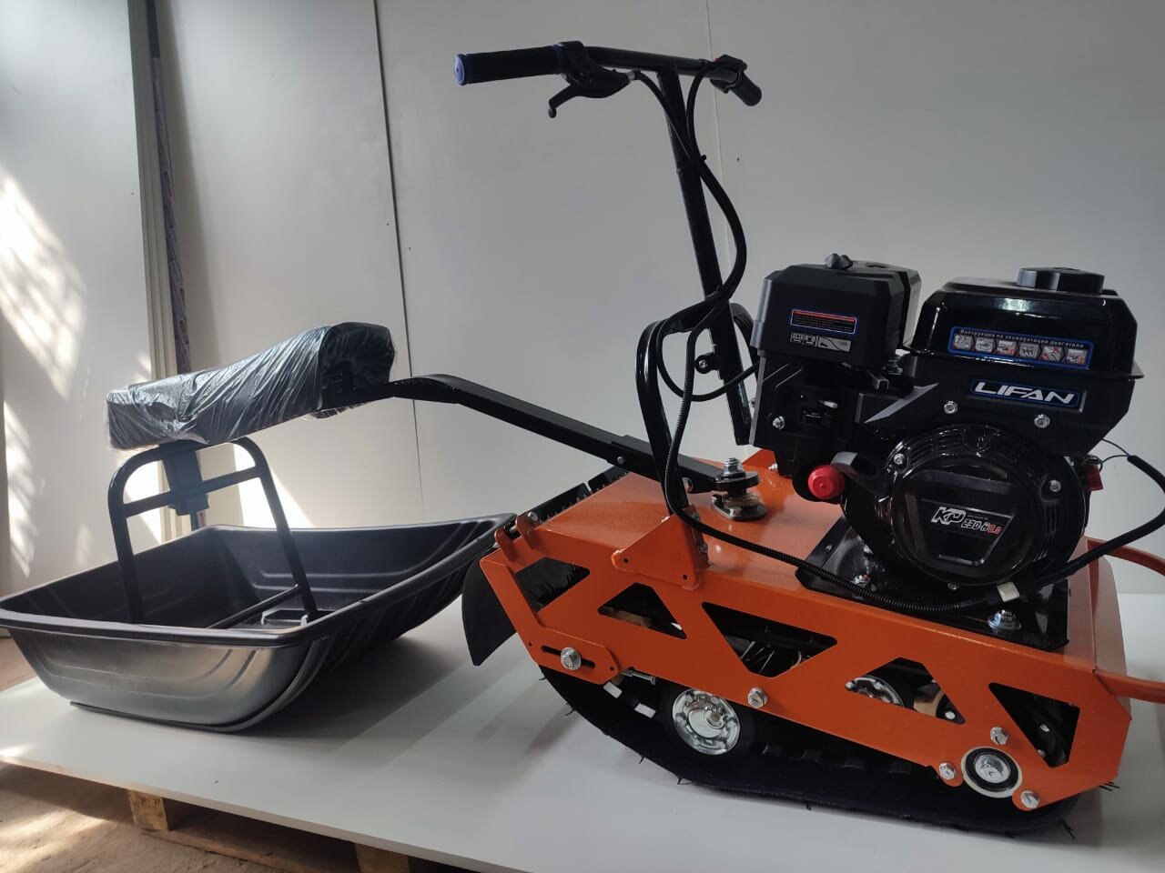 Мотобуксировщик "Белка Плюс", двигатель Lifan KP230, 8 л. с, цельная гусеница, 46839
