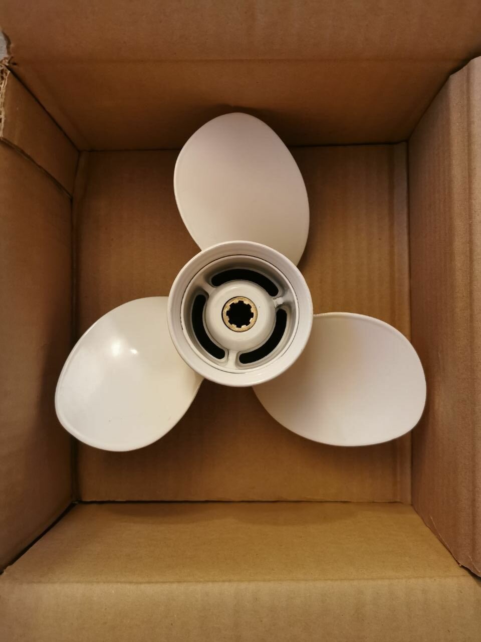 Винт гребной для Yamaha 9.9 15 20 hp диаметр 9 1/4 шаг 10 лопастей 3