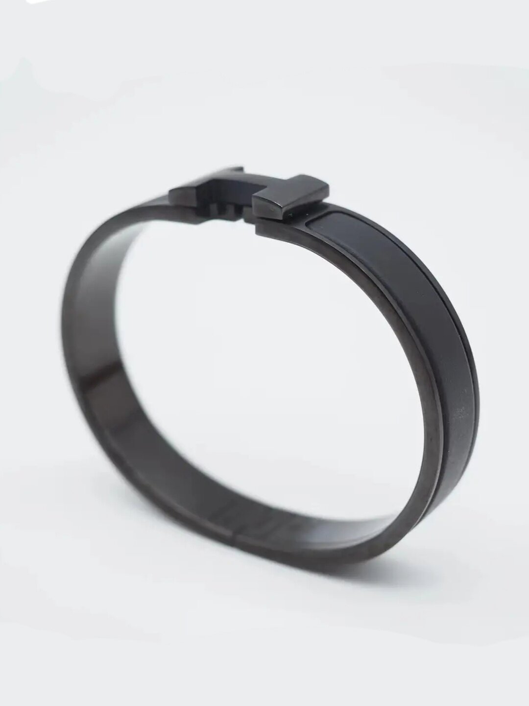 Жесткий браслет Hermes, размер 21 см, размер one size, черный — фото 1