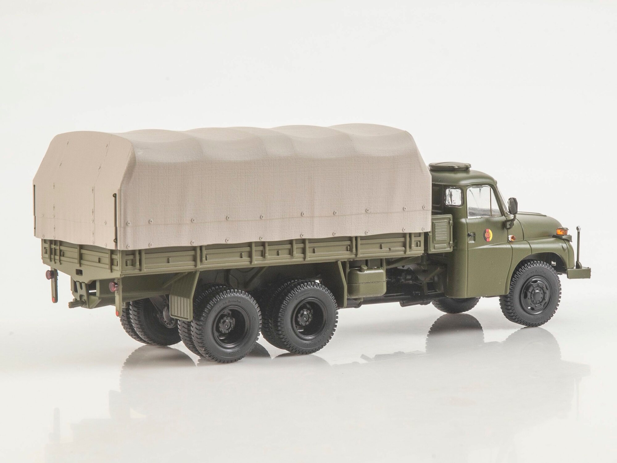 T148 Pritsche, масштаб 1:43, модель коллекционная — фото 1