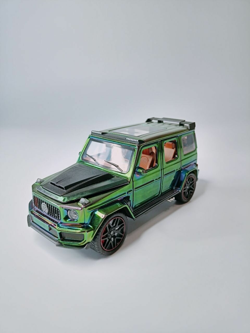 Коллекционная машинка Mercedes-Benz Brabus "G800", масштаб 1:32