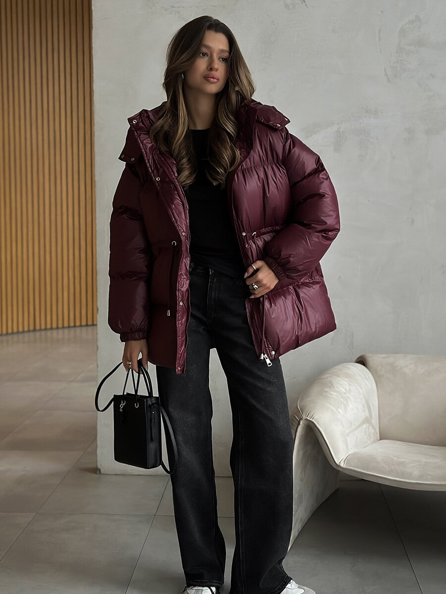 Новый зимний приталенный теплый женский пуховик на завязках красного цвета, S