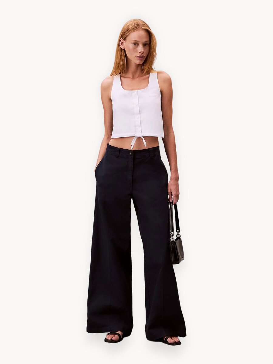 Брюки чинос