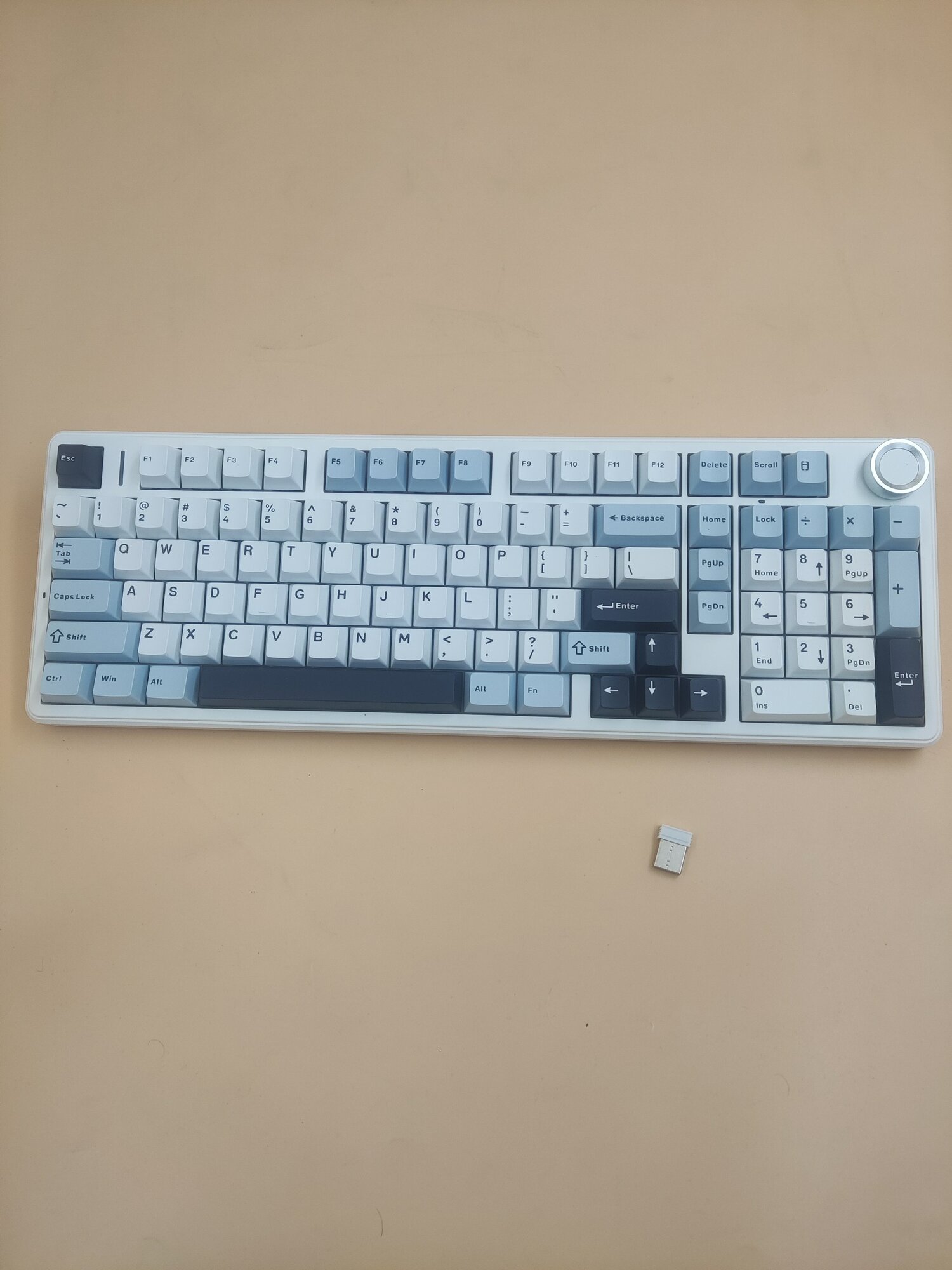 AULA F99 tri-mode беспроводная механическая клавиатура, RGB подсветка / Hot-swap / 2.4GHz / Type-C / Bluetooth 5.0