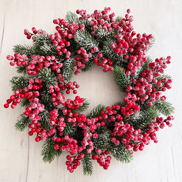 Венок с ягодами заснеженный в блестках Red Berry 35 см литая 100% TreeDeLuxe 89171-1