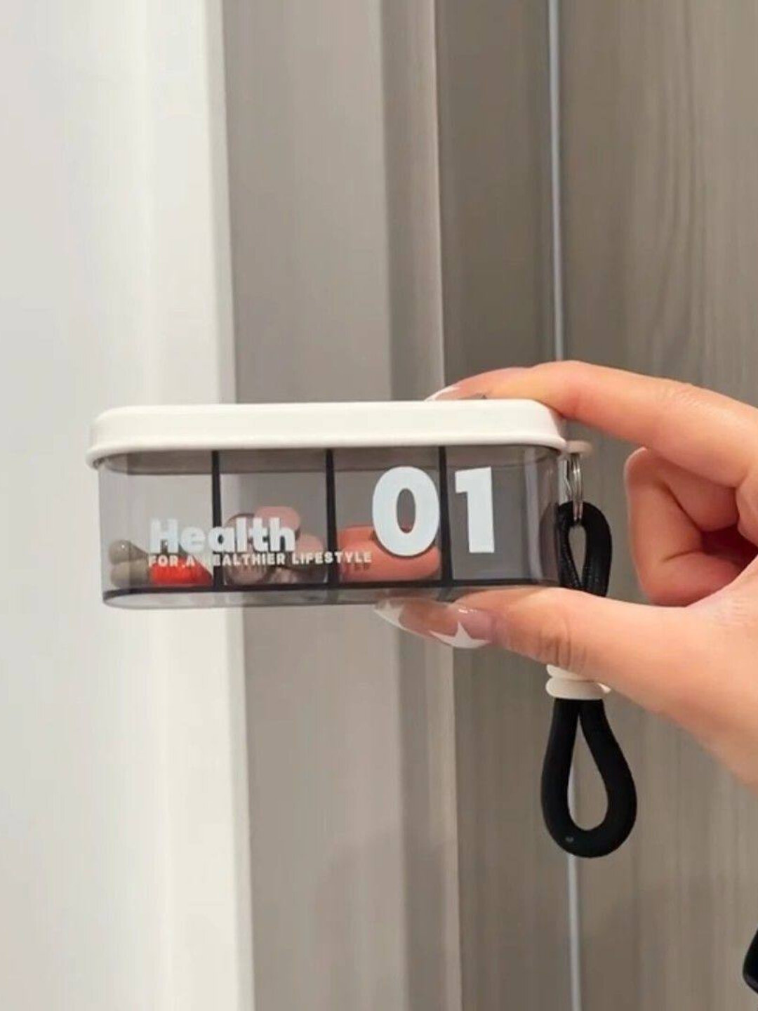 Таблетница - контейнер, органайзер, для лекарств, бадов и витаминов