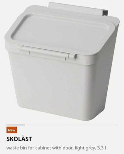 Изображение товара Контейнер для мусора на дверцу шкафа IKEA SKOLÄST, с крышкой, 23 х16 х22 см, 3,3 литра, светло - серый