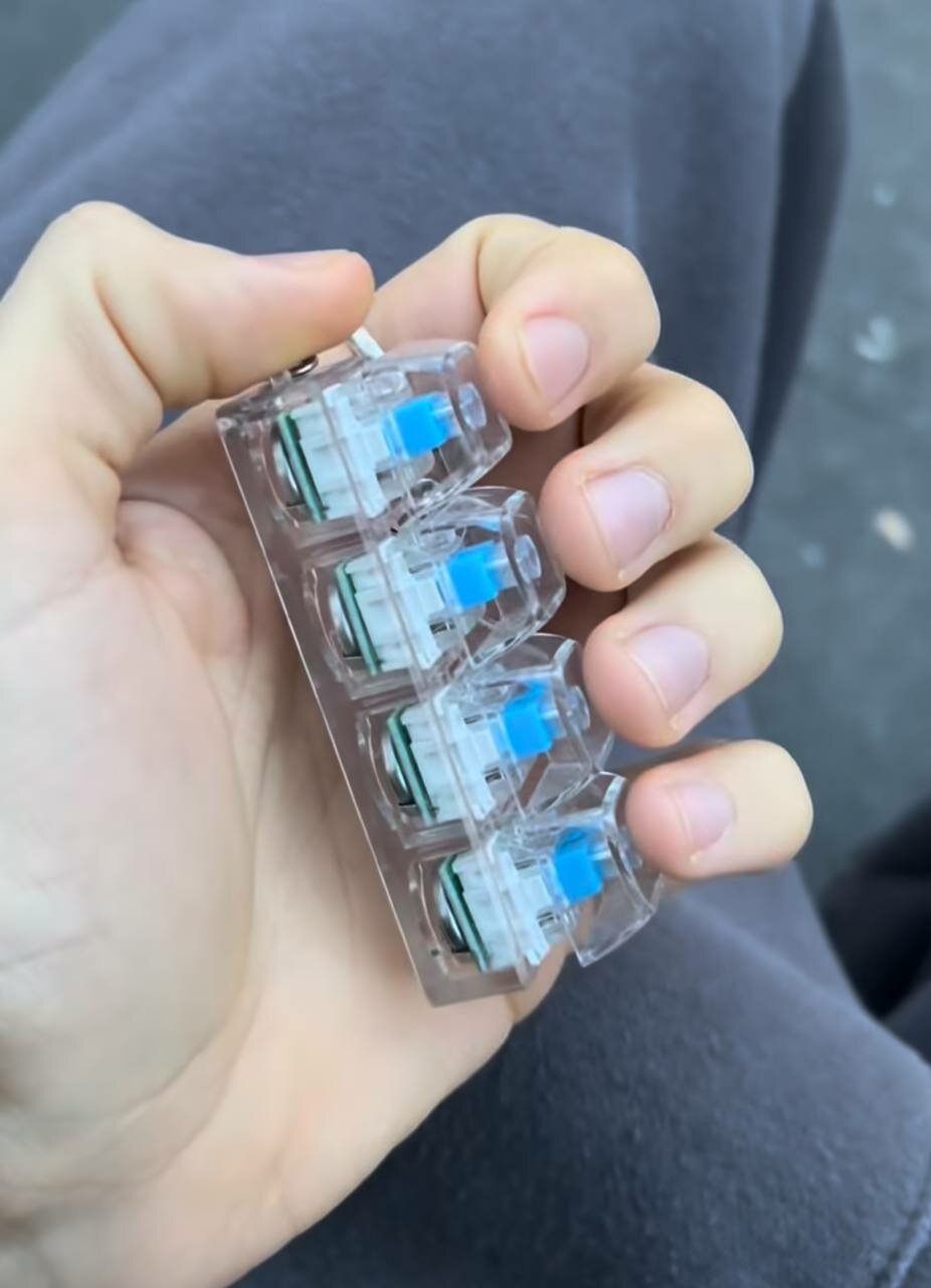 Брелок, прозрачный — фото 1