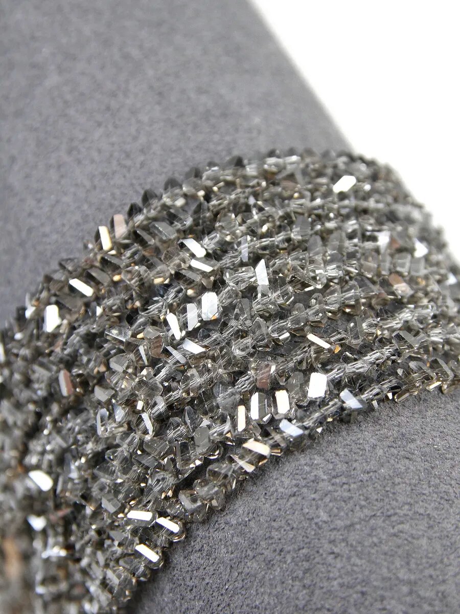 Алмазная грань, стекло, серый - сердечки 3 мм - 30 см