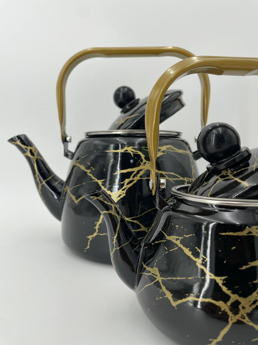 Набор эмалированных чайников, в подарочной упаковке, черного цвета — фото 1