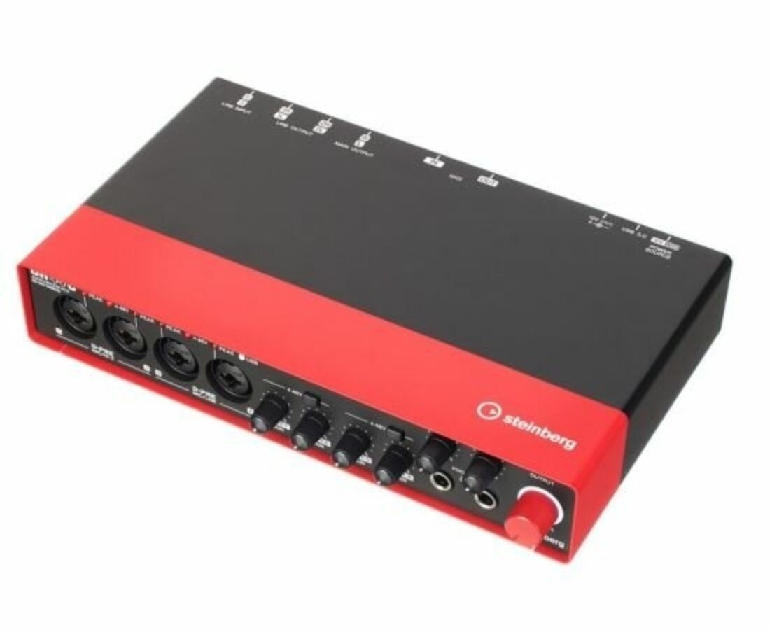 Внешняя звуковая карта Steinberg UR44C красная