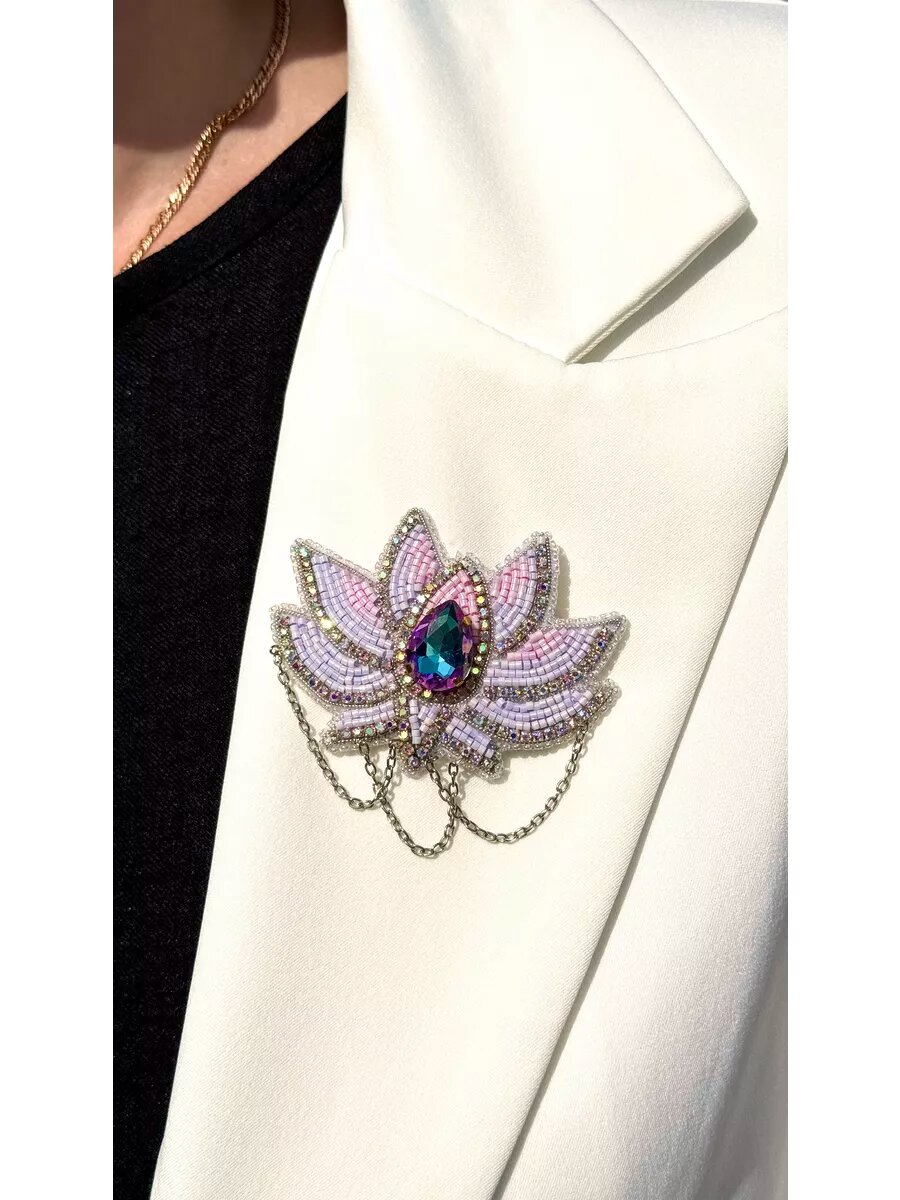 Брошь, стразы, кристалл