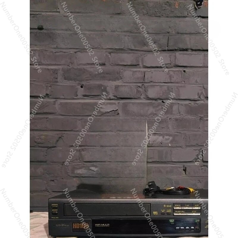 HD-100 Видеомагнитофон VHS