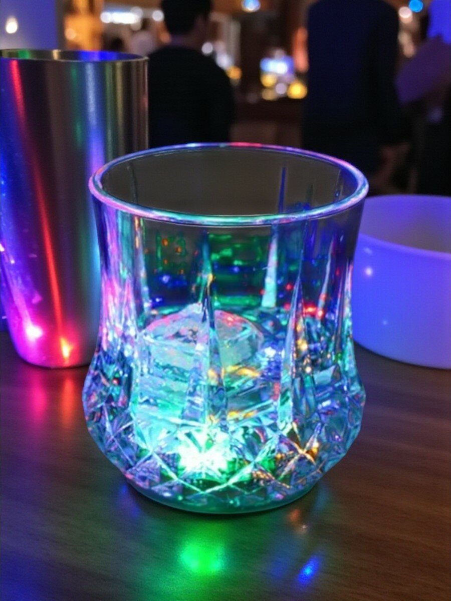 Светящийся стакан пластиковый, на батарейках. Стакан с подсветкой, 200мл