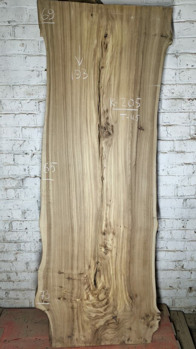 Слэб дерева Карагач К205, длина 193 см, толщина 4,5 см. Влажность 8-10%.