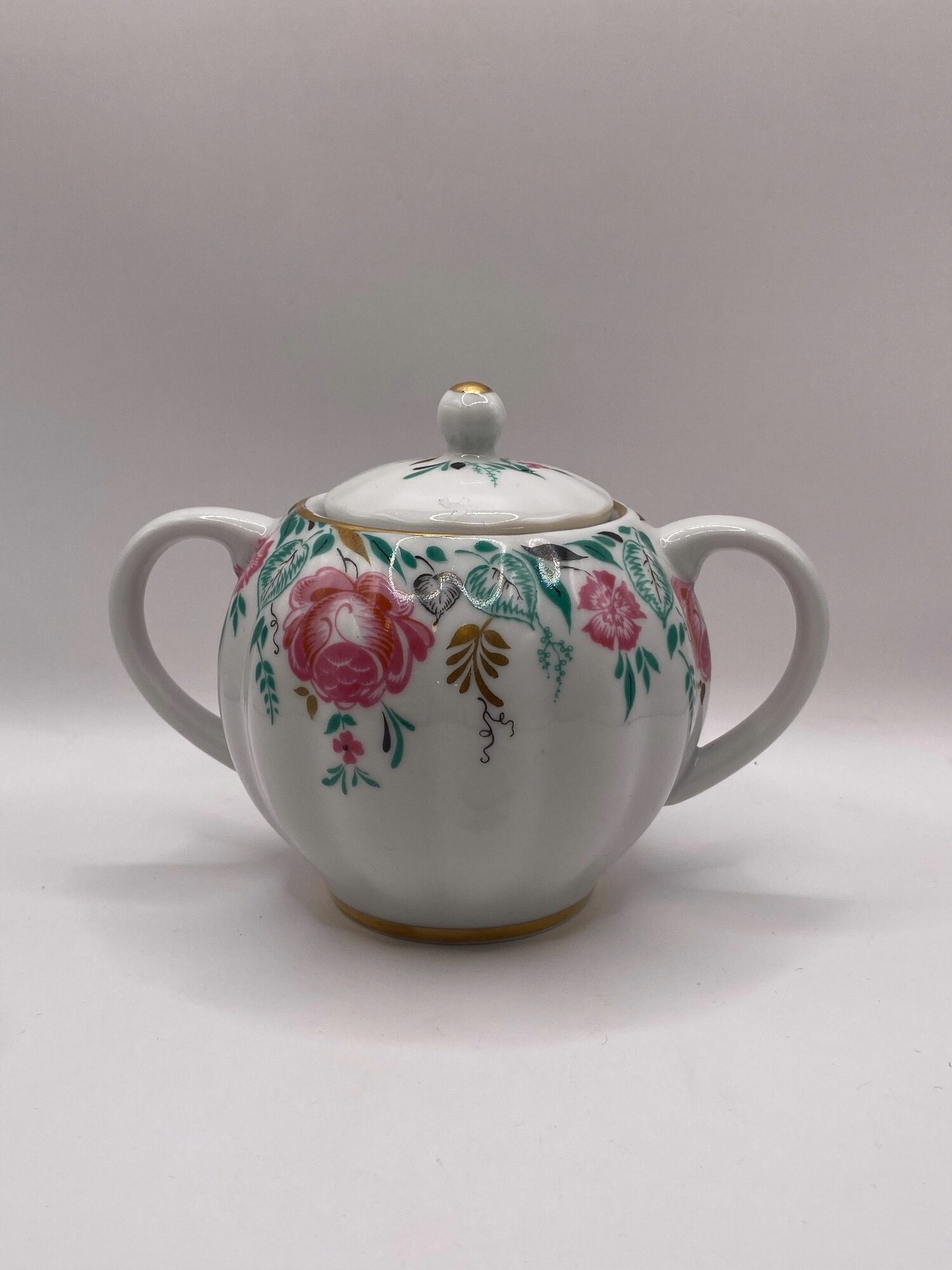 Сахарница "Пион". Форма: тюльпан. ЛФЗ. СССР. Фарфор. Позолота.