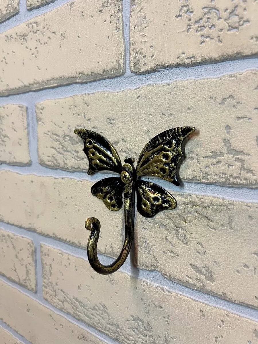 Крючок настенный Бабочка, кованая сталь, ручная работа, цвет черный+золотая патина — фото 1