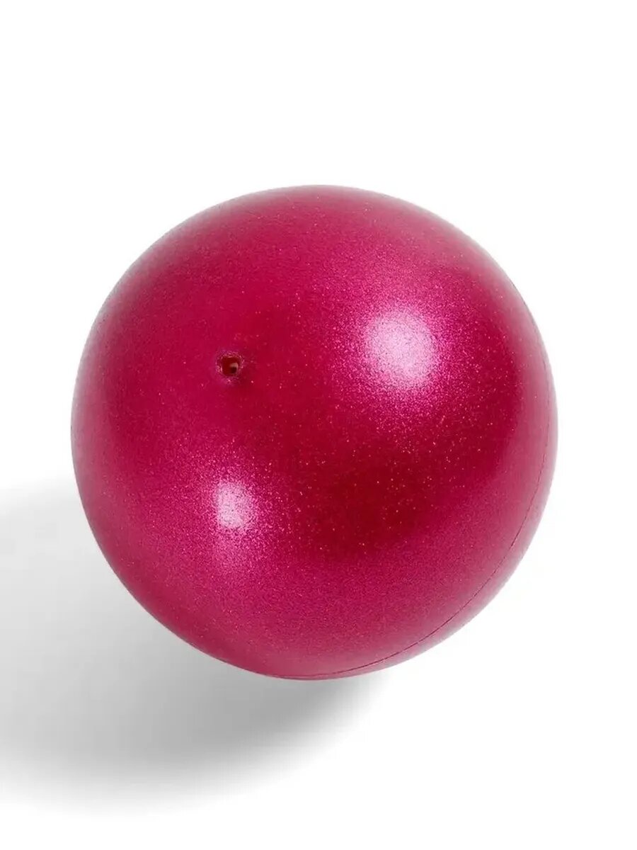 Яркий гимнастический мяч для тренировок