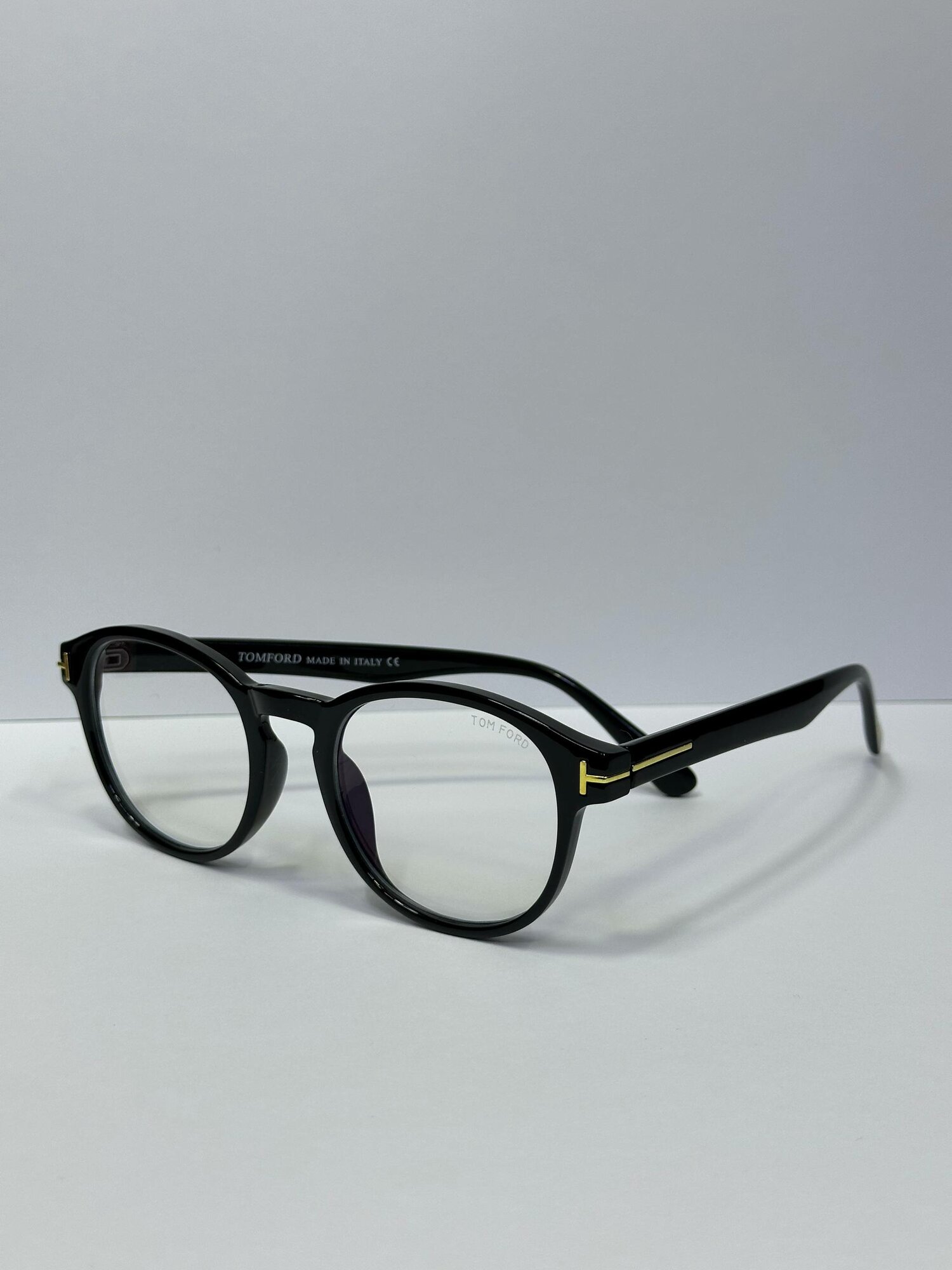 Tom Ford — сочетание элегантности, качества и современного дизайна.