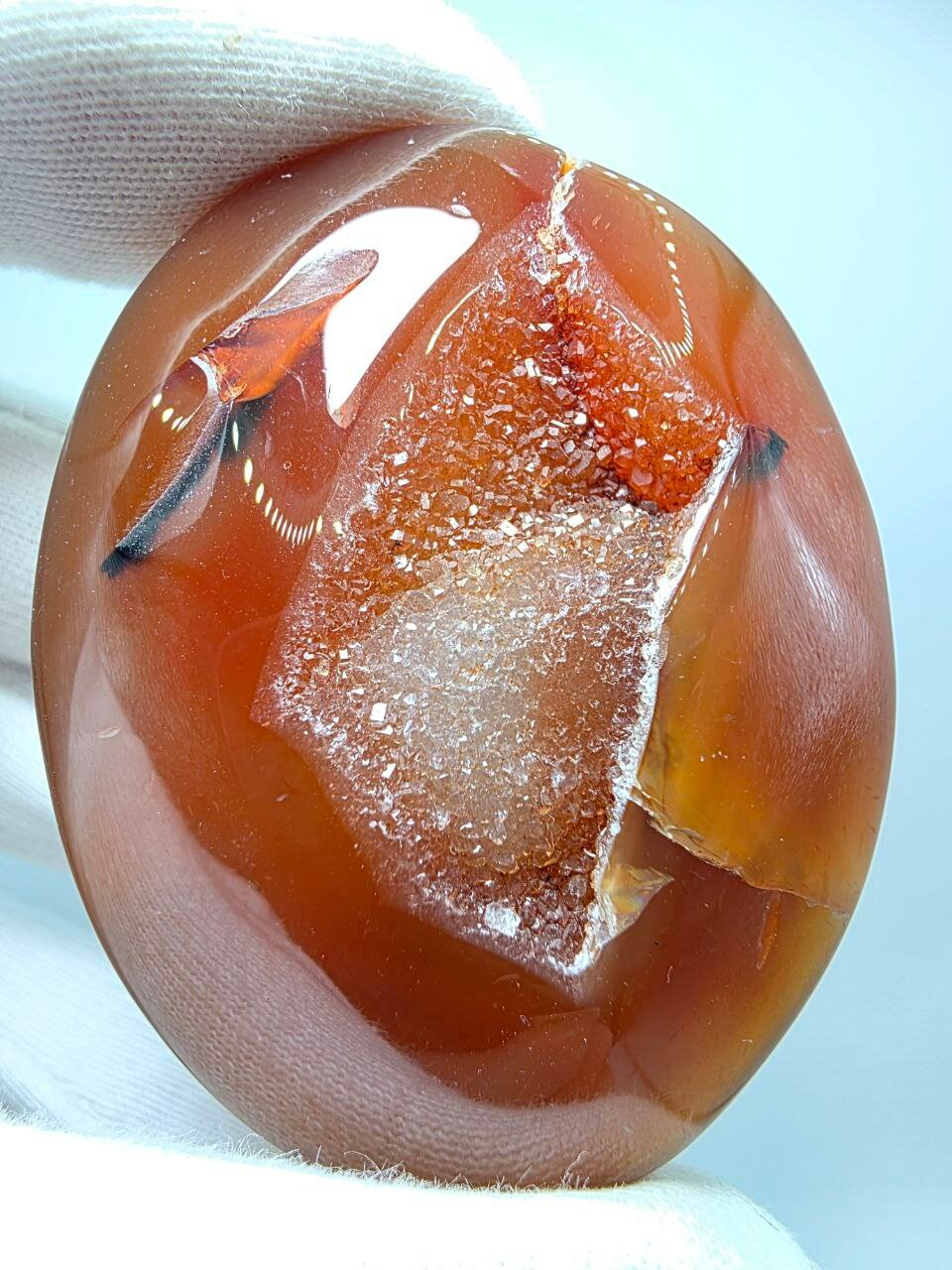 Сердолик с жеодой 55 мм, 70 г. — фото 1